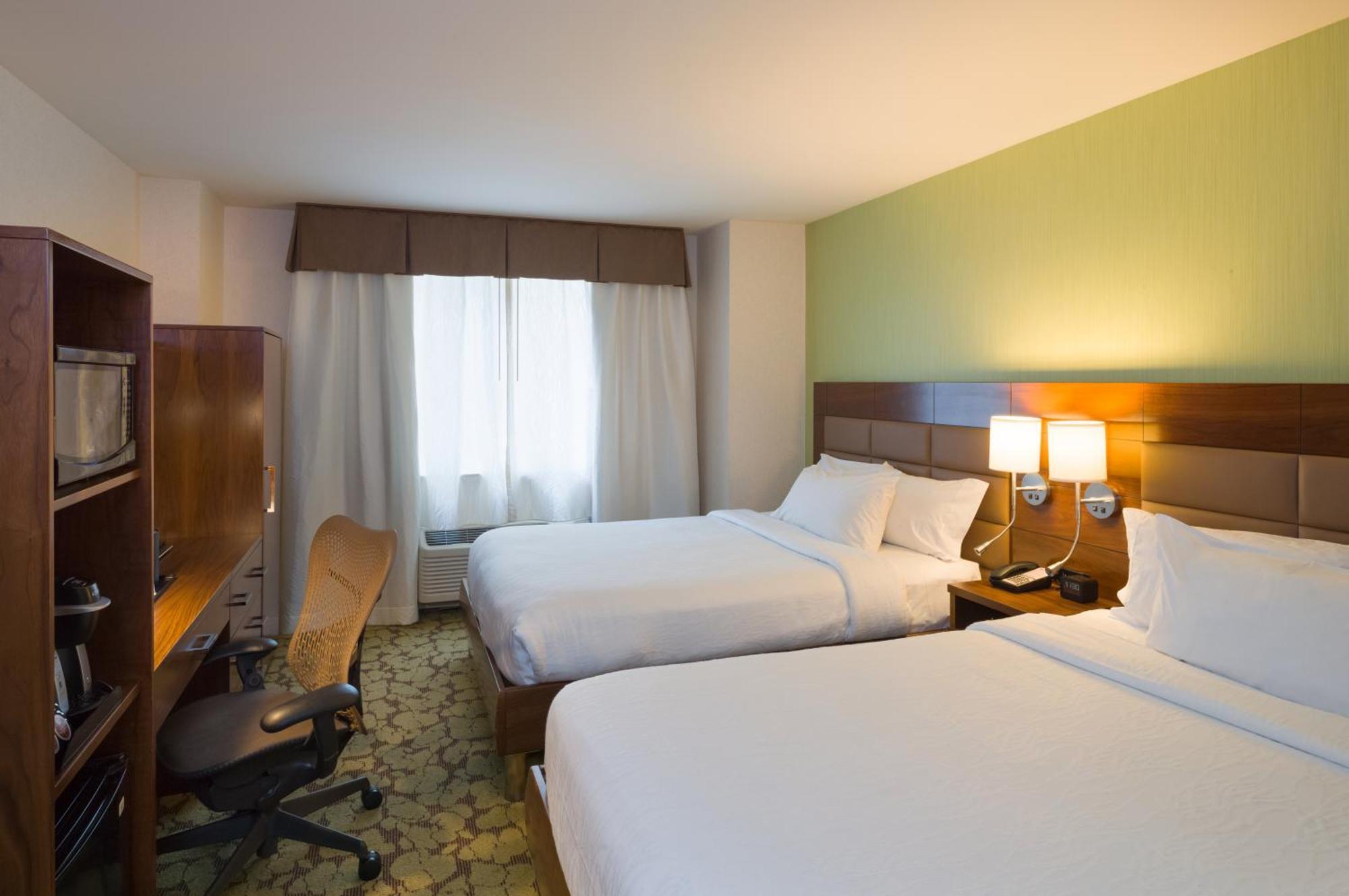 Hilton Garden Inn New York Manhattan Midtown East Exterior photo